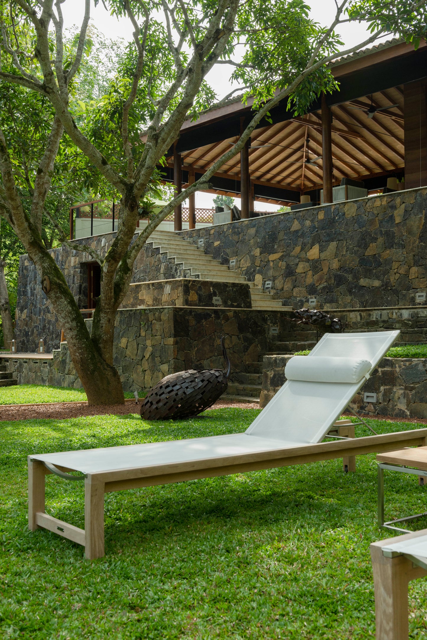 Newport Sunlounger, with wheels
