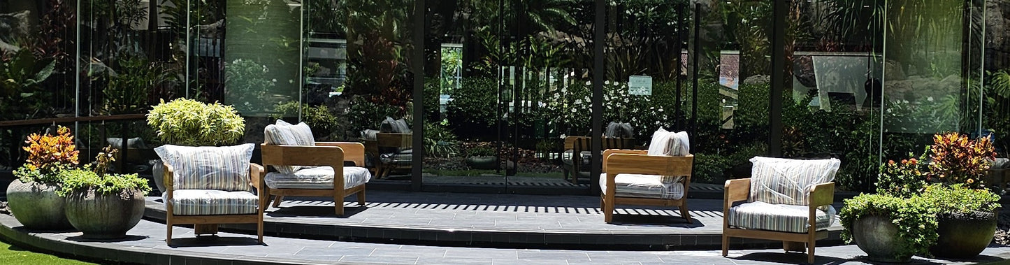 Samara loveseat